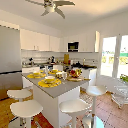 Dom wakacyjny Casa Olympia - Luxury Seaside View House With Pool And Terrace